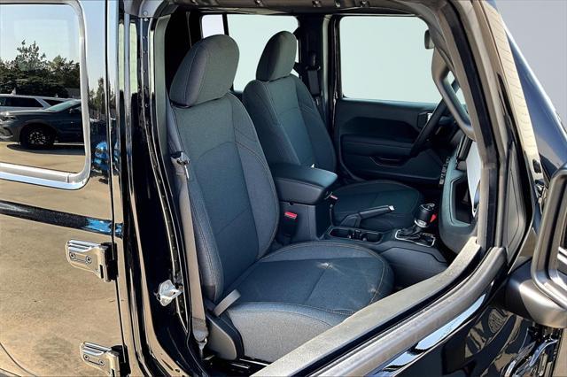 new 2025 Jeep Gladiator car, priced at $47,265