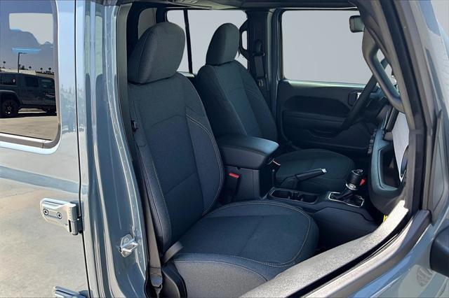 new 2025 Jeep Gladiator car, priced at $51,403