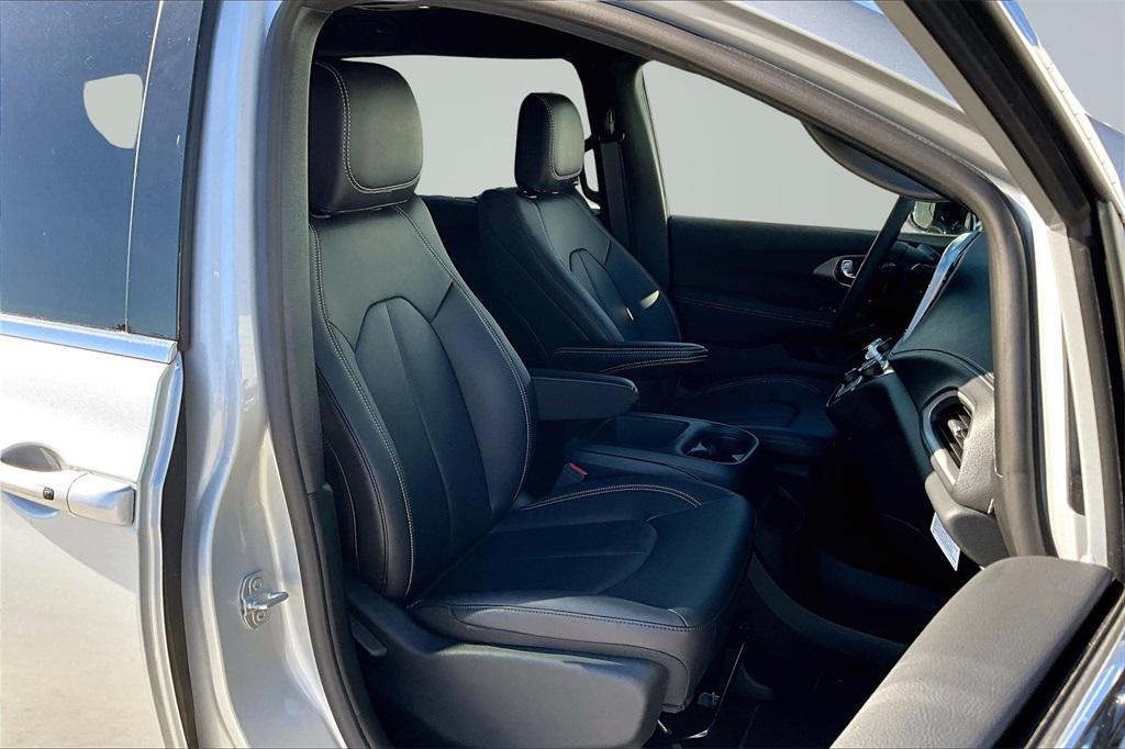 new 2026 Chrysler Pacifica car, priced at $44,700