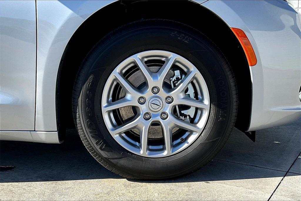 new 2026 Chrysler Pacifica car, priced at $44,700