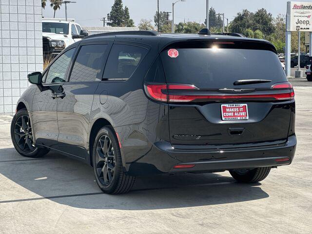 new 2024 Chrysler Pacifica car, priced at $38,745