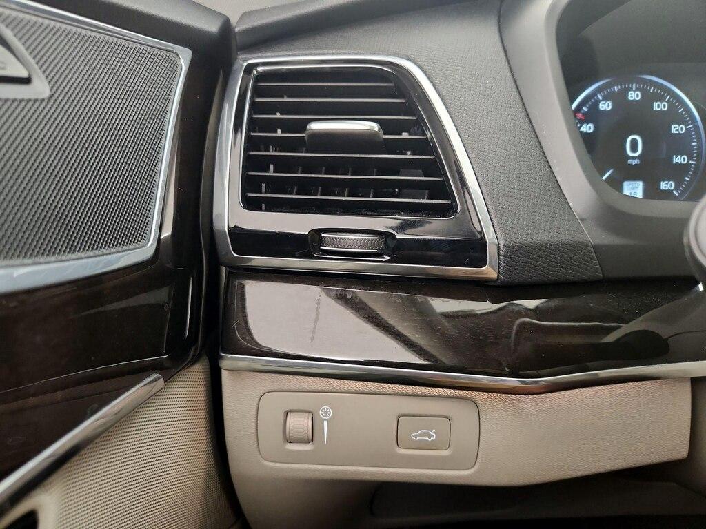 used 2018 Volvo XC90 car, priced at $28,998