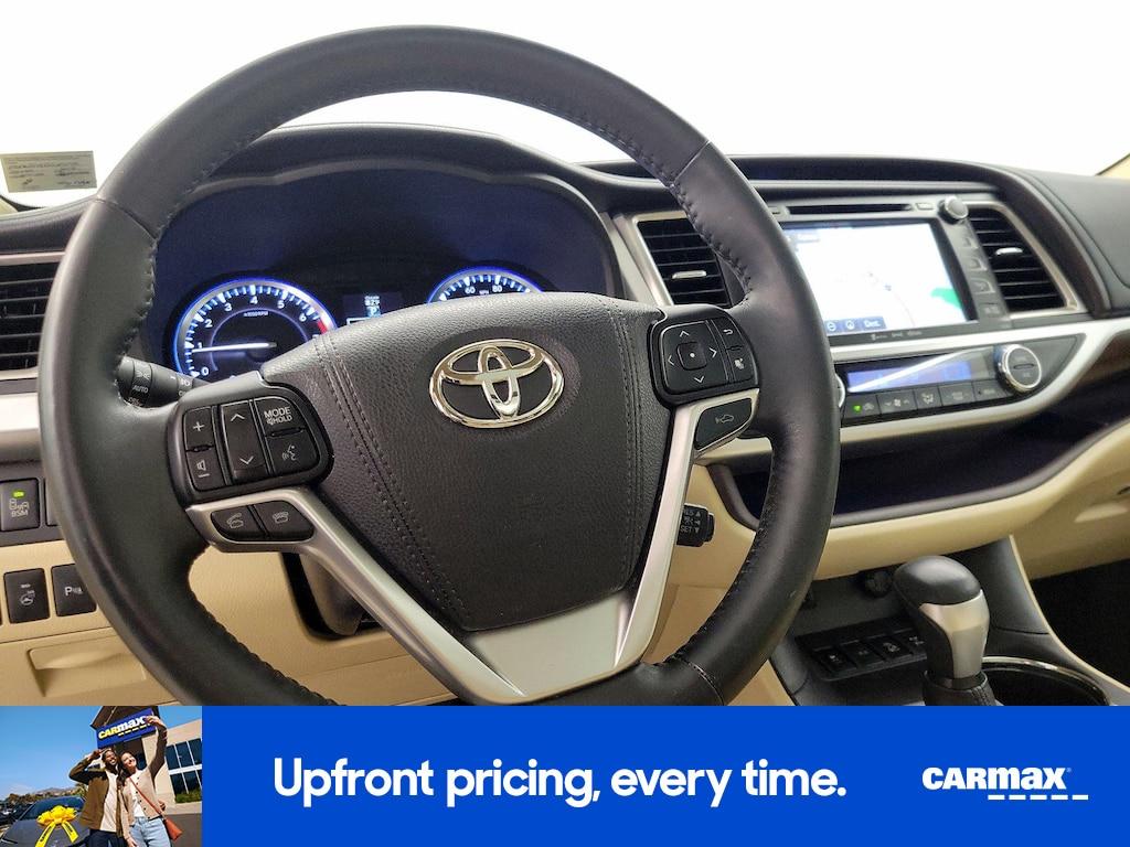 used 2016 Toyota Highlander car, priced at $27,998