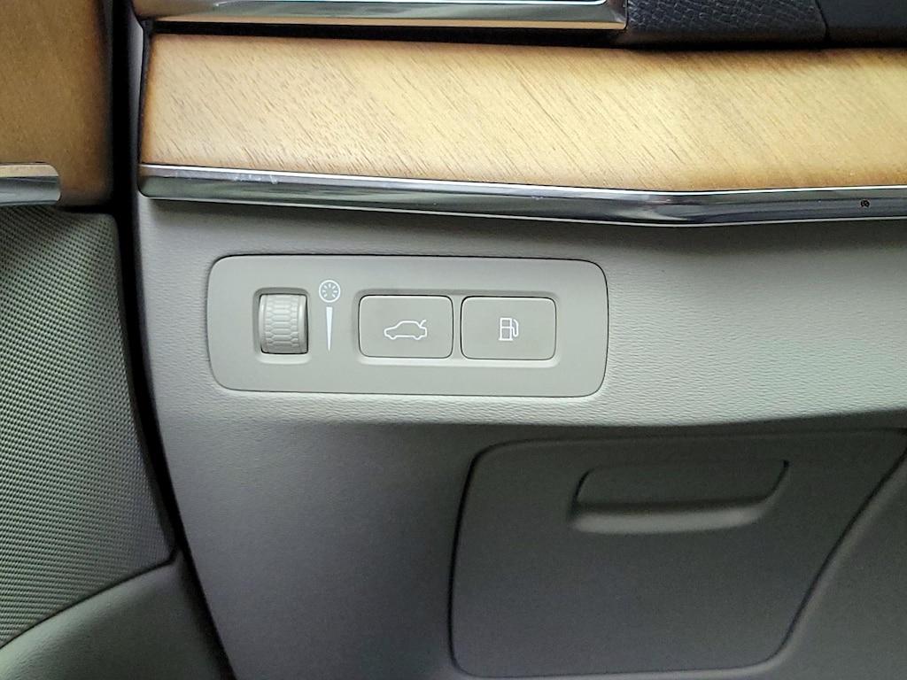 used 2022 Volvo XC90 Recharge Plug-In Hybrid car, priced at $42,998