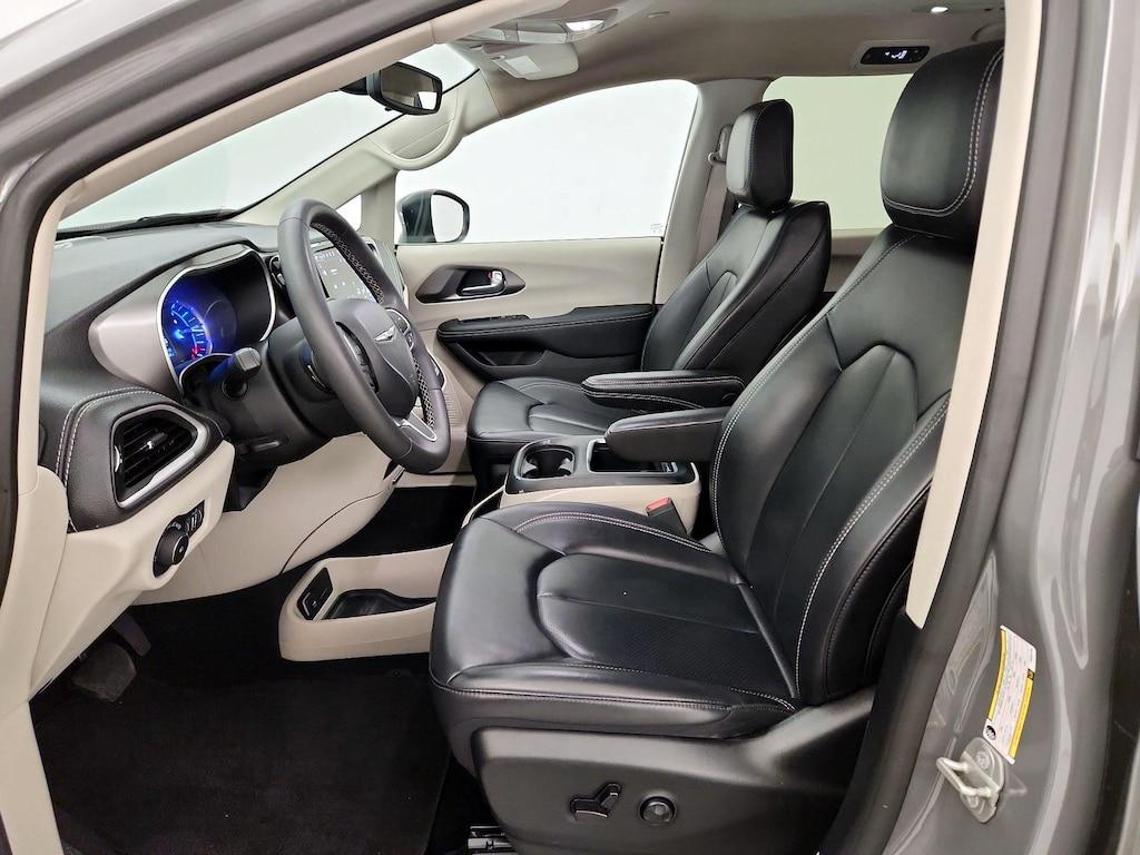 used 2023 Chrysler Pacifica Hybrid car, priced at $33,998