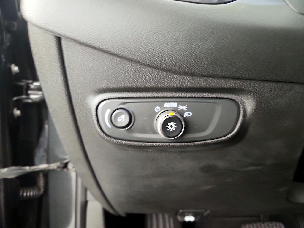 used 2021 Chevrolet Equinox car, priced at $18,998