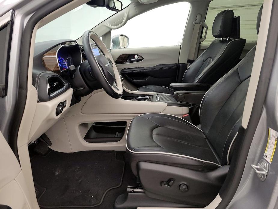 used 2021 Chrysler Pacifica Hybrid car, priced at $33,998