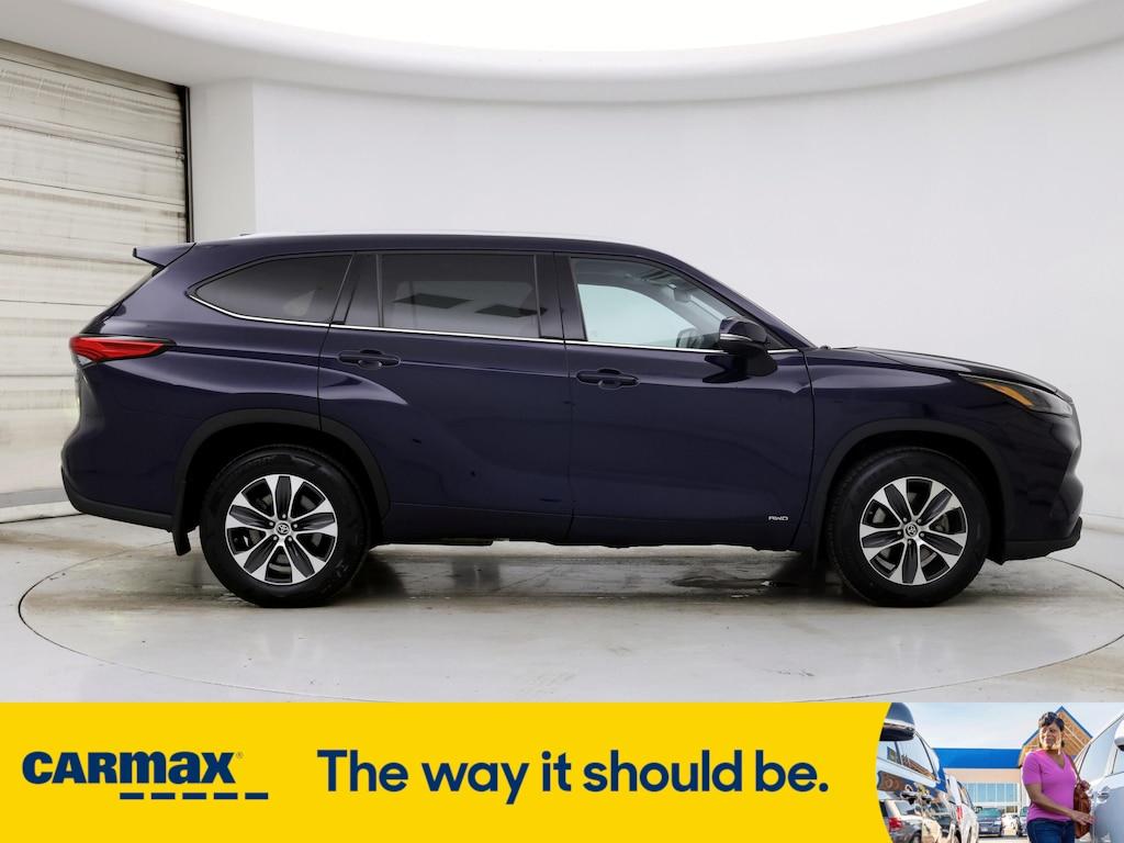 used 2022 Toyota Highlander Hybrid car, priced at $41,998