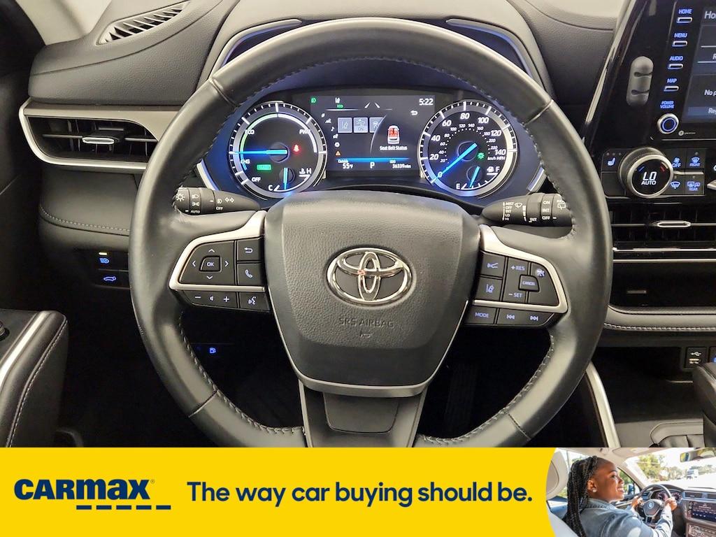 used 2022 Toyota Highlander Hybrid car, priced at $40,998