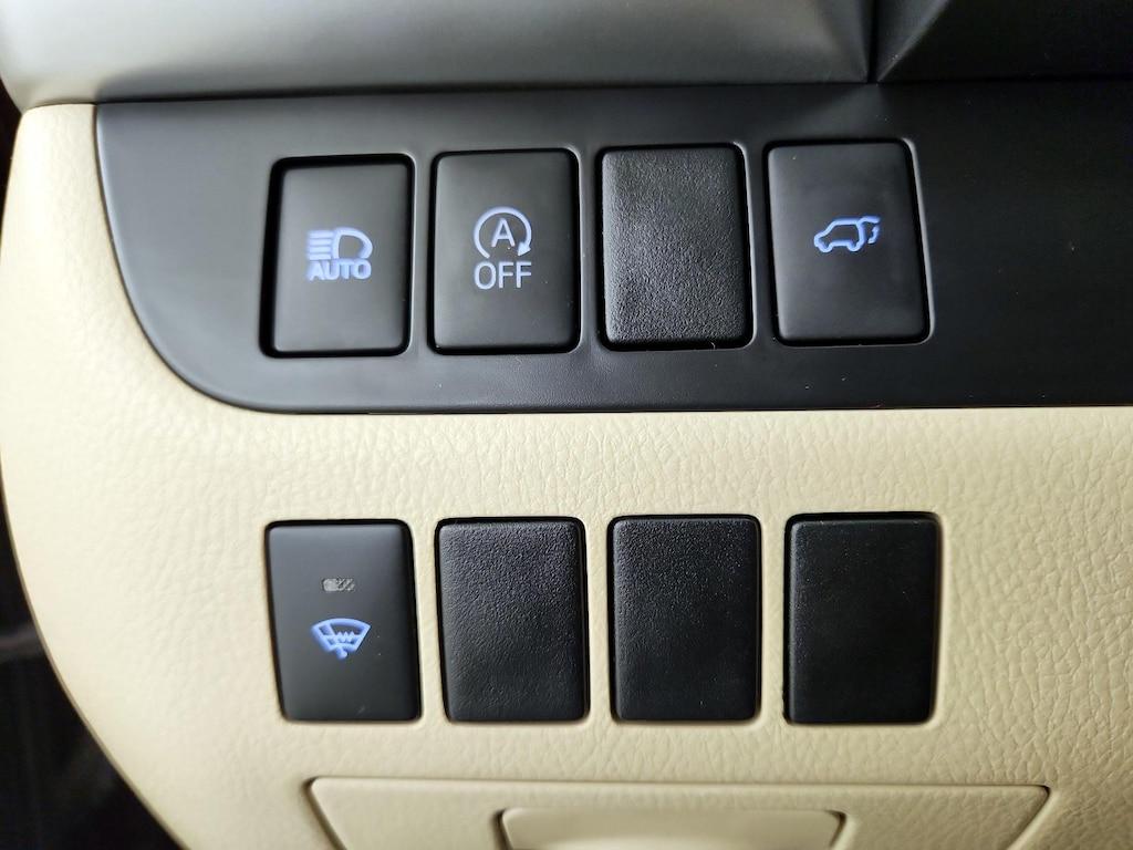 used 2018 Toyota Highlander car, priced at $28,998
