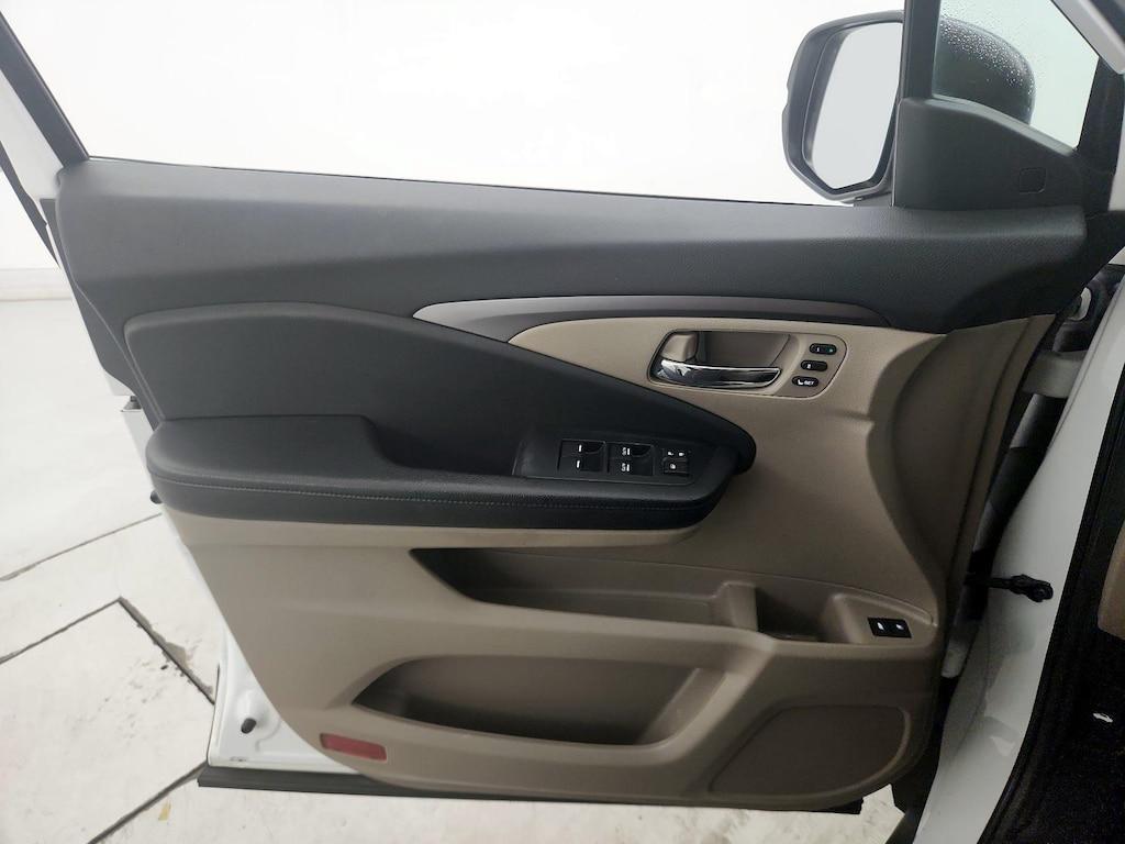 used 2020 Honda Pilot car, priced at $25,998