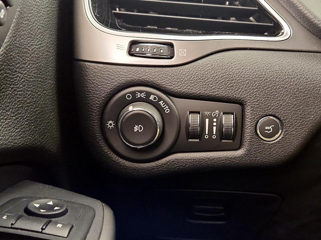 used 2019 Jeep Cherokee car, priced at $20,998