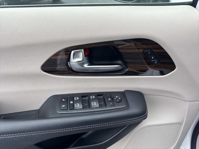 used 2023 Chrysler Pacifica car, priced at $29,484