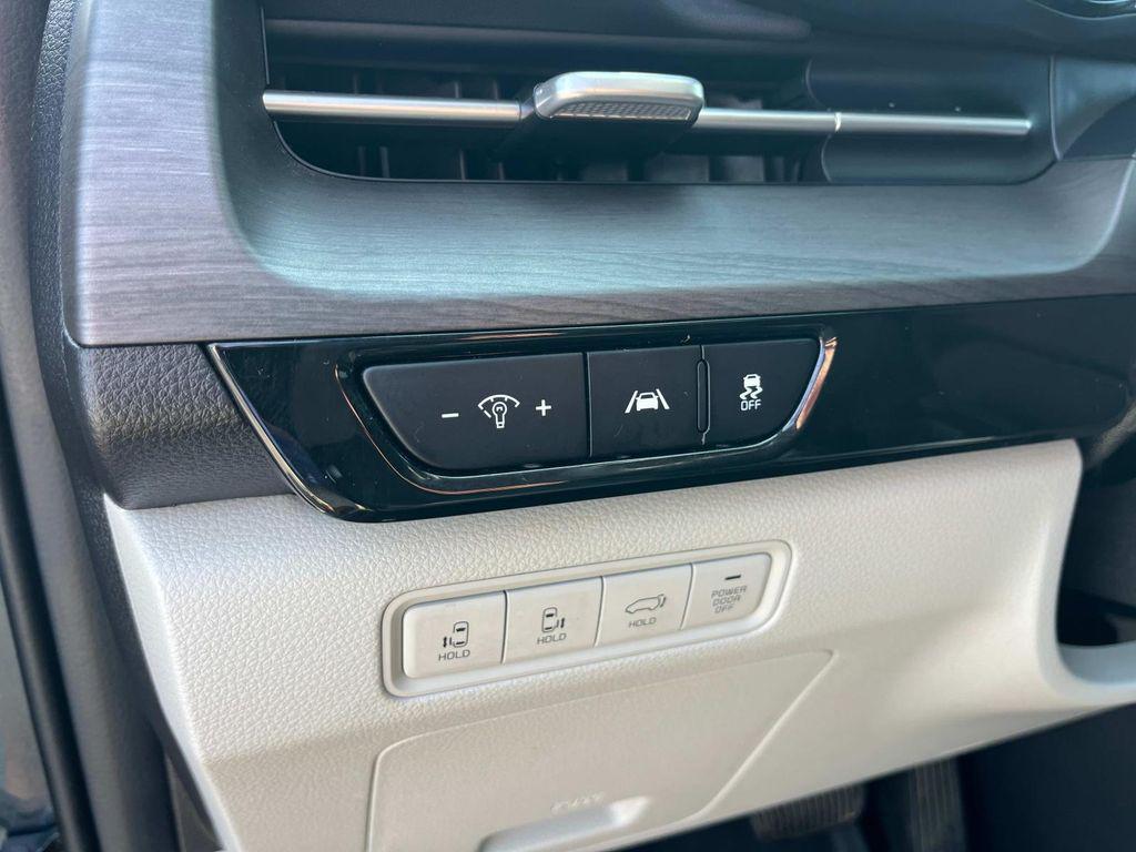 used 2024 Kia Carnival car, priced at $35,953