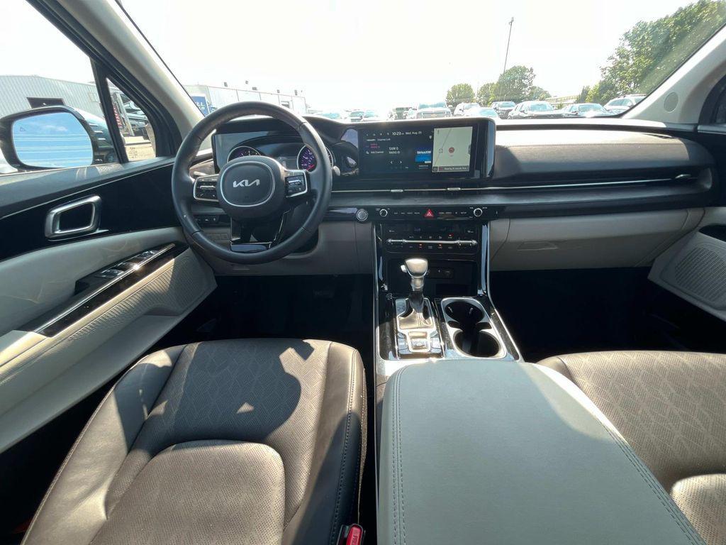 used 2024 Kia Carnival car, priced at $35,953