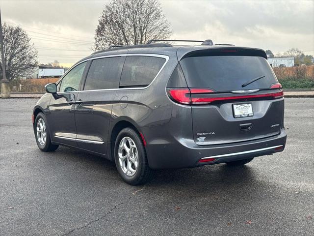 used 2022 Chrysler Pacifica car, priced at $27,812