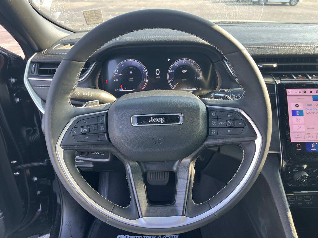 used 2024 Jeep Grand Cherokee car, priced at $38,914