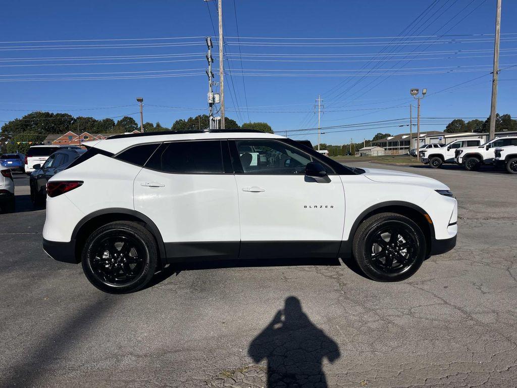 new 2025 Chevrolet Blazer car, priced at $33,965