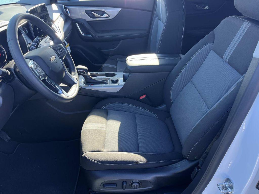 new 2025 Chevrolet Blazer car, priced at $33,965