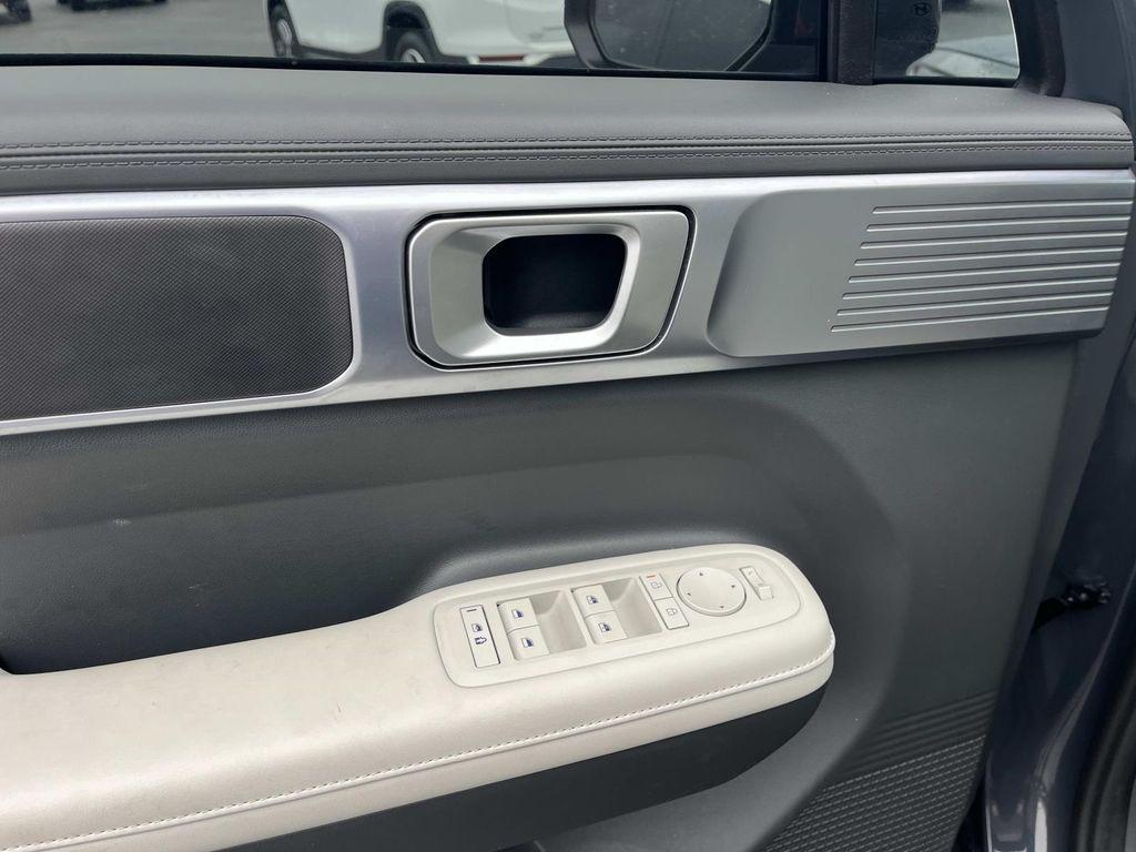 used 2025 Hyundai Santa Fe car, priced at $33,915