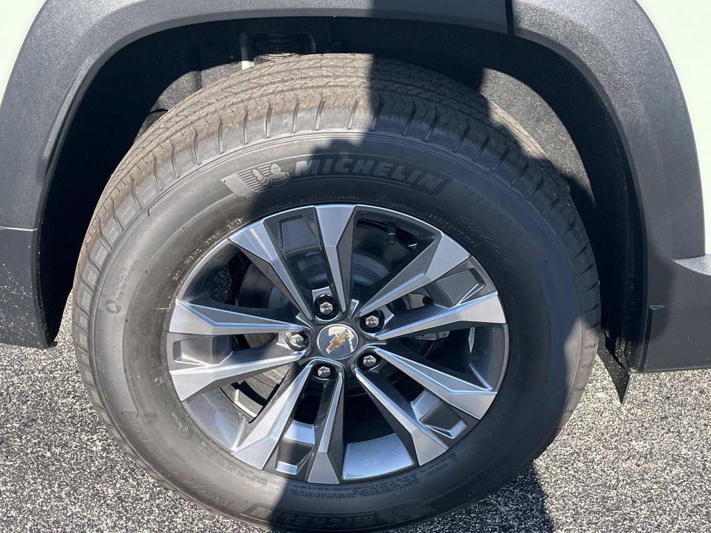 new 2026 Chevrolet Equinox car, priced at $35,135