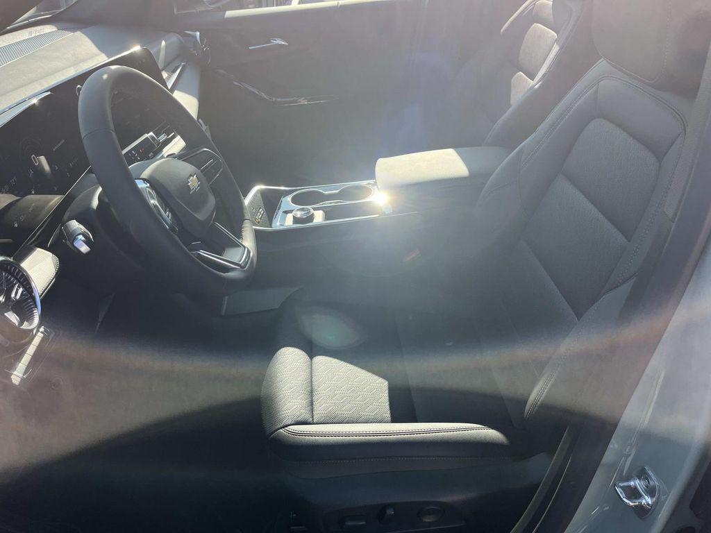 new 2026 Chevrolet Equinox car, priced at $35,135
