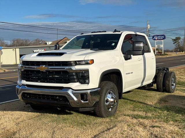 new 2025 Chevrolet Silverado 3500 car, priced at $66,920