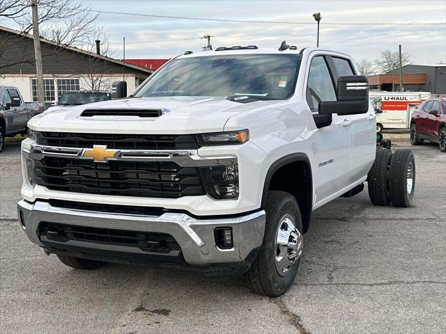 new 2025 Chevrolet Silverado 3500 car, priced at $66,925