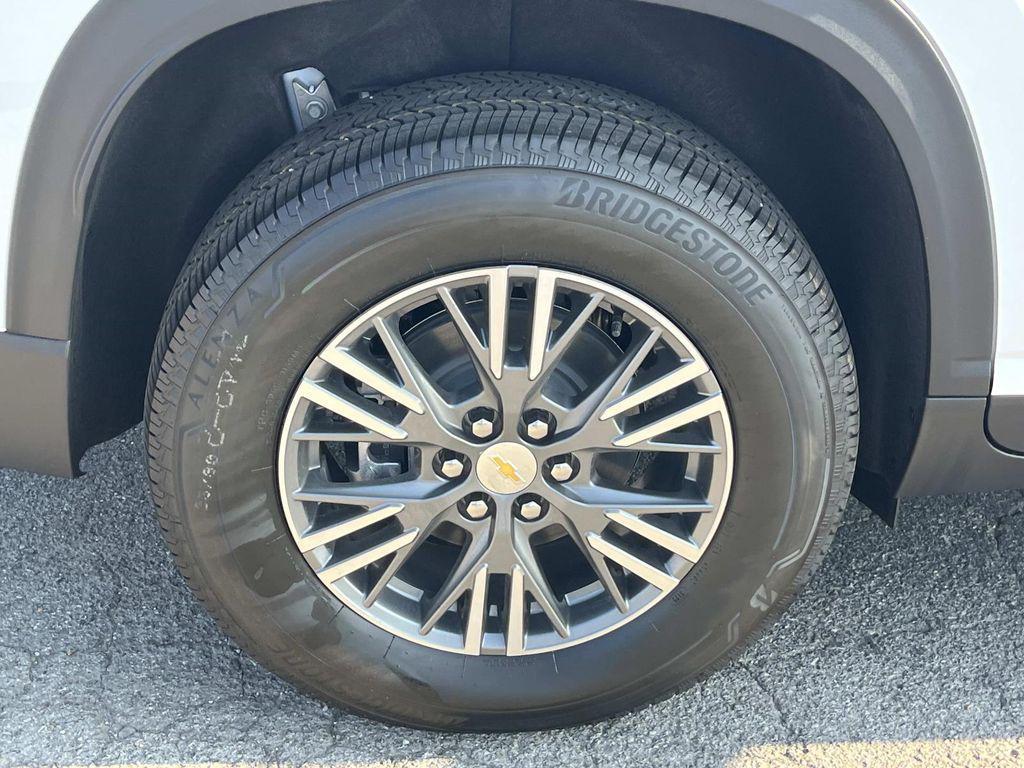 new 2026 Chevrolet Traverse car, priced at $42,695