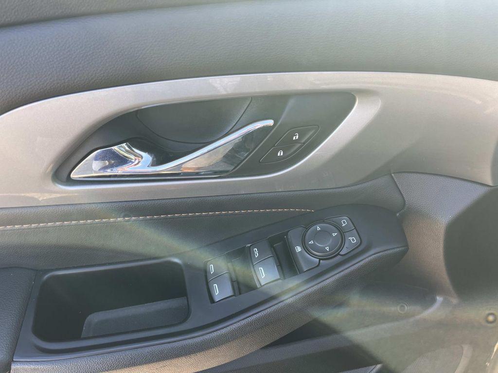used 2020 Chevrolet Traverse car, priced at $23,981