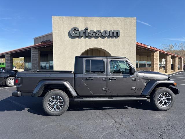 new 2026 Jeep Gladiator car, priced at $51,567
