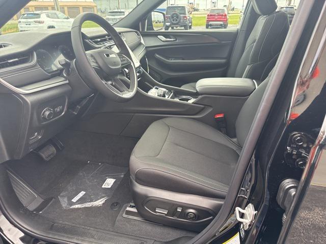 new 2025 Jeep Grand Cherokee L car, priced at $44,641