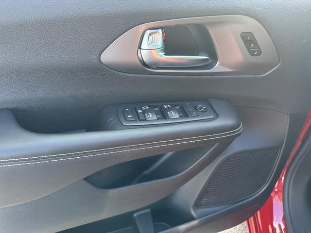 new 2026 Chrysler Pacifica car, priced at $48,274