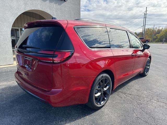 new 2026 Chrysler Pacifica car, priced at $48,274