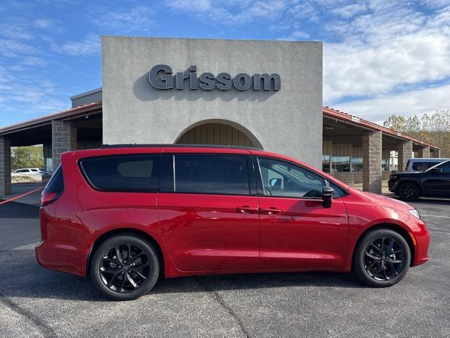 new 2026 Chrysler Pacifica car, priced at $48,274