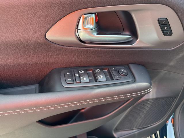 new 2025 Chrysler Pacifica car, priced at $44,797