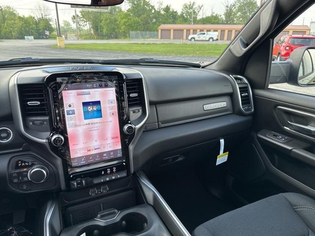 new 2025 Ram 1500 car, priced at $61,072