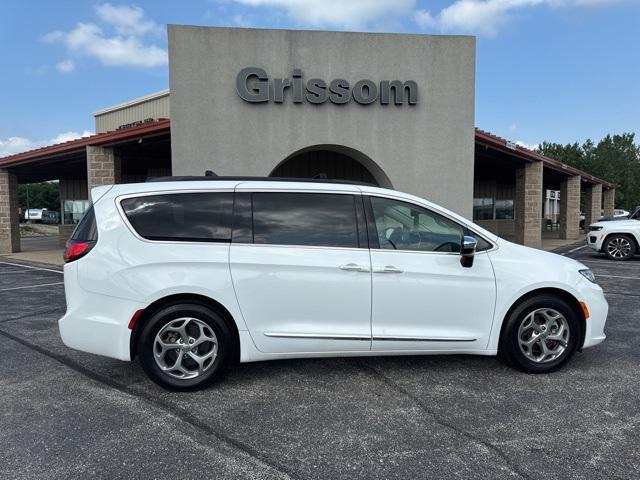 used 2023 Chrysler Pacifica car, priced at $27,748