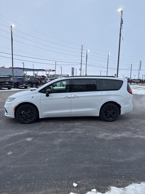 new 2025 Chrysler Pacifica Hybrid car, priced at $57,900