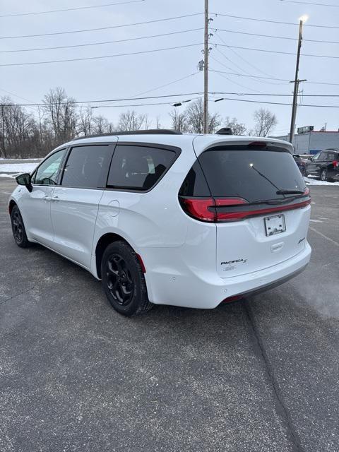 new 2025 Chrysler Pacifica Hybrid car, priced at $57,900