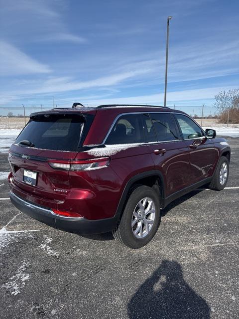 used 2022 Jeep Grand Cherokee car, priced at $32,996