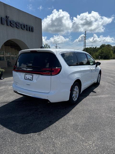 new 2024 Chrysler Pacifica car, priced at $42,296