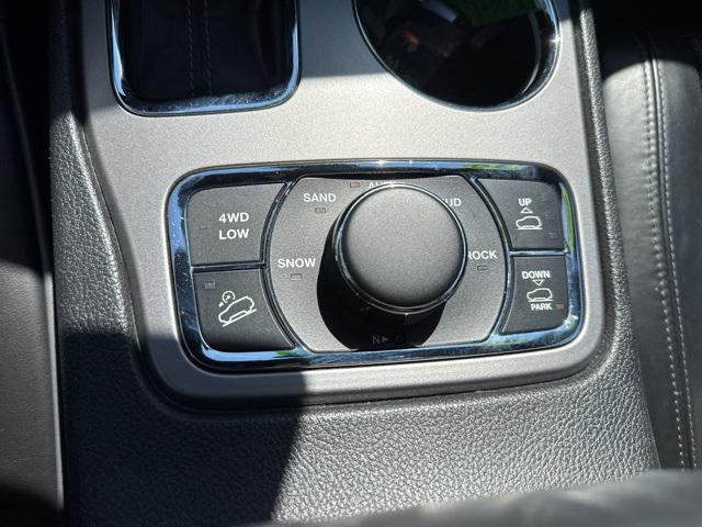 used 2020 Jeep Grand Cherokee car, priced at $25,271