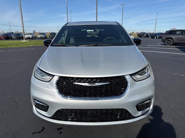 new 2026 Chrysler Pacifica car, priced at $51,104