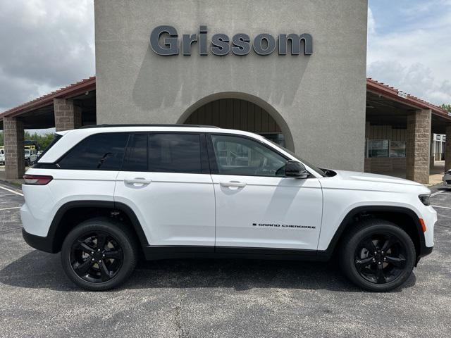 new 2024 Jeep Grand Cherokee car, priced at $46,911