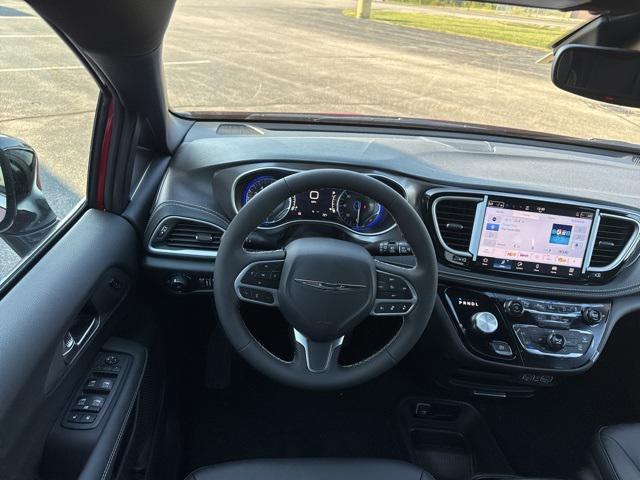 new 2025 Chrysler Pacifica car, priced at $44,797