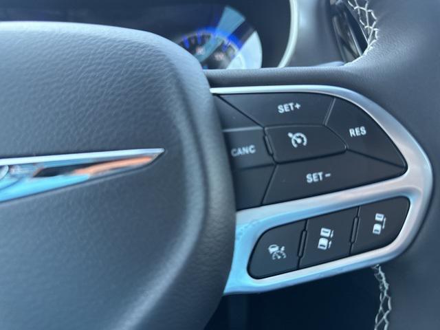 new 2025 Chrysler Pacifica car, priced at $44,797