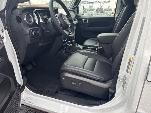 new 2025 Jeep Gladiator car, priced at $46,627