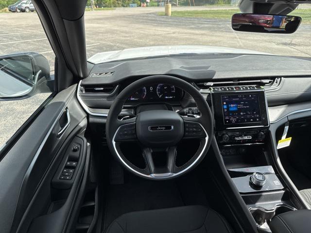 new 2025 Jeep Grand Cherokee car, priced at $42,394
