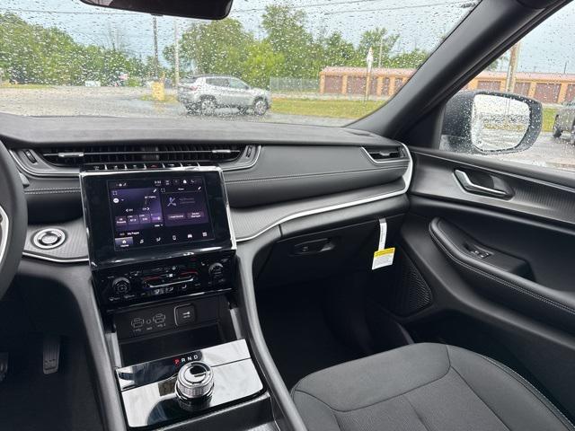 new 2025 Jeep Grand Cherokee L car, priced at $44,641